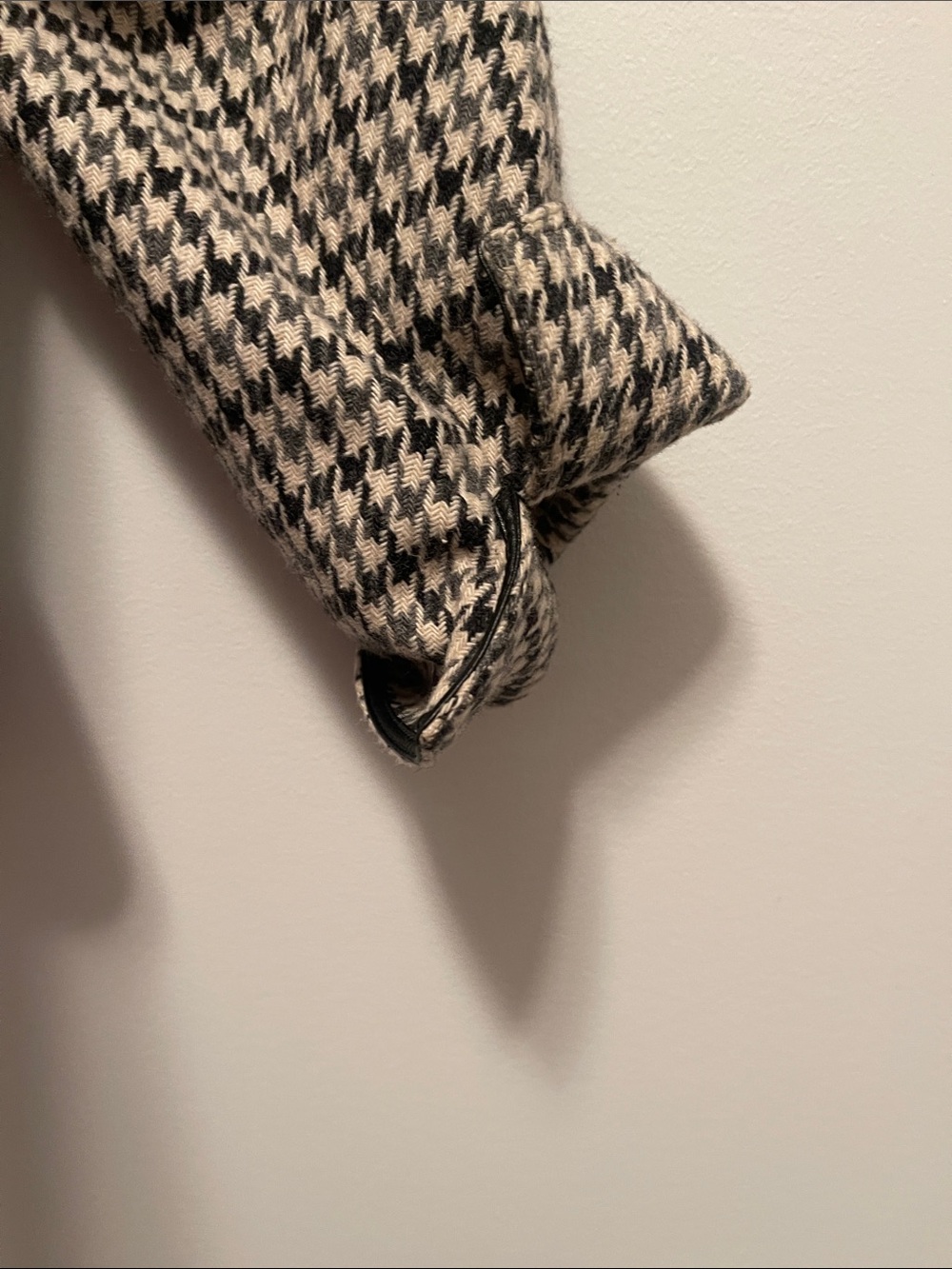Woman’s Suit - Picture 4 of 5